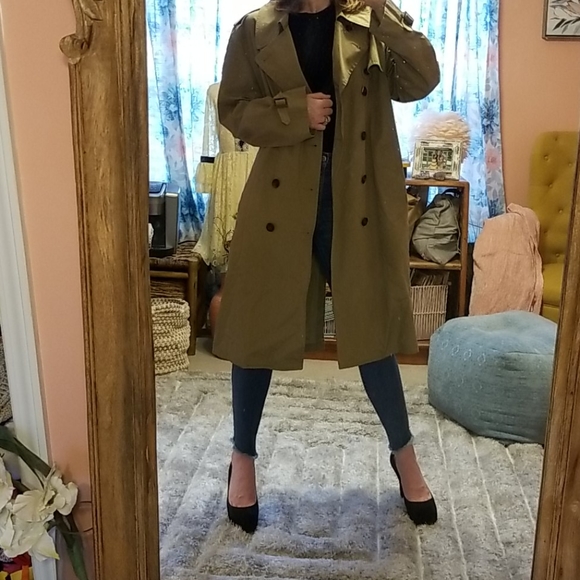 Classic London Fog Trench Coat - Picture 5 of 8